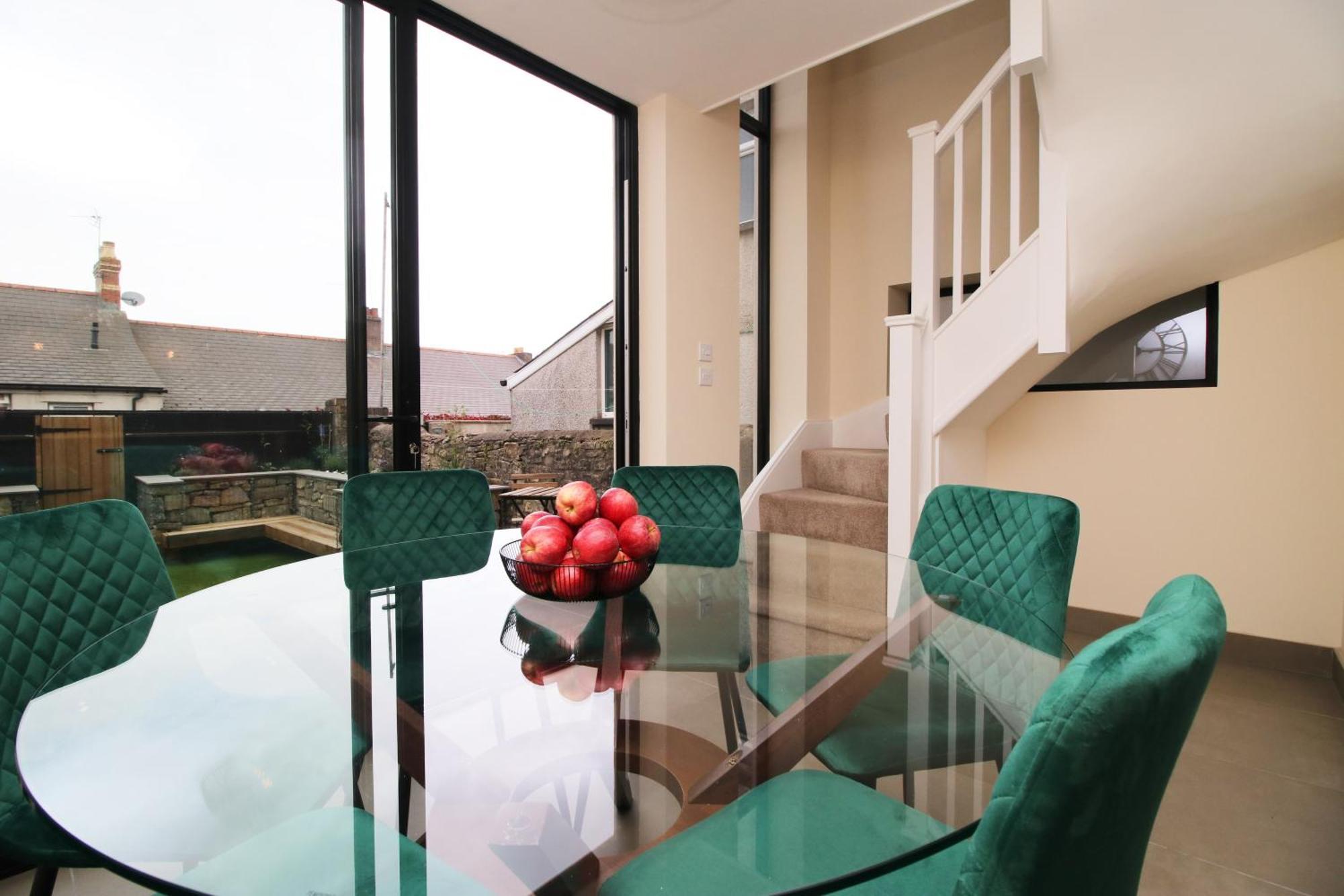 Luxury 4 Bedroom 4 Ensuite Home In Penarth 카디프 외부 사진