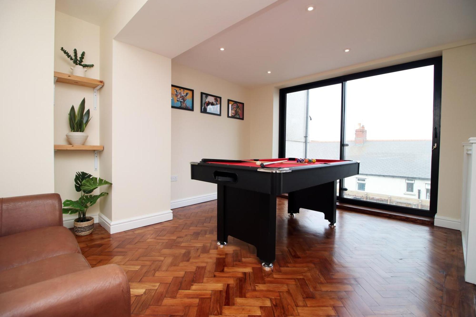 Luxury 4 Bedroom 4 Ensuite Home In Penarth 카디프 외부 사진
