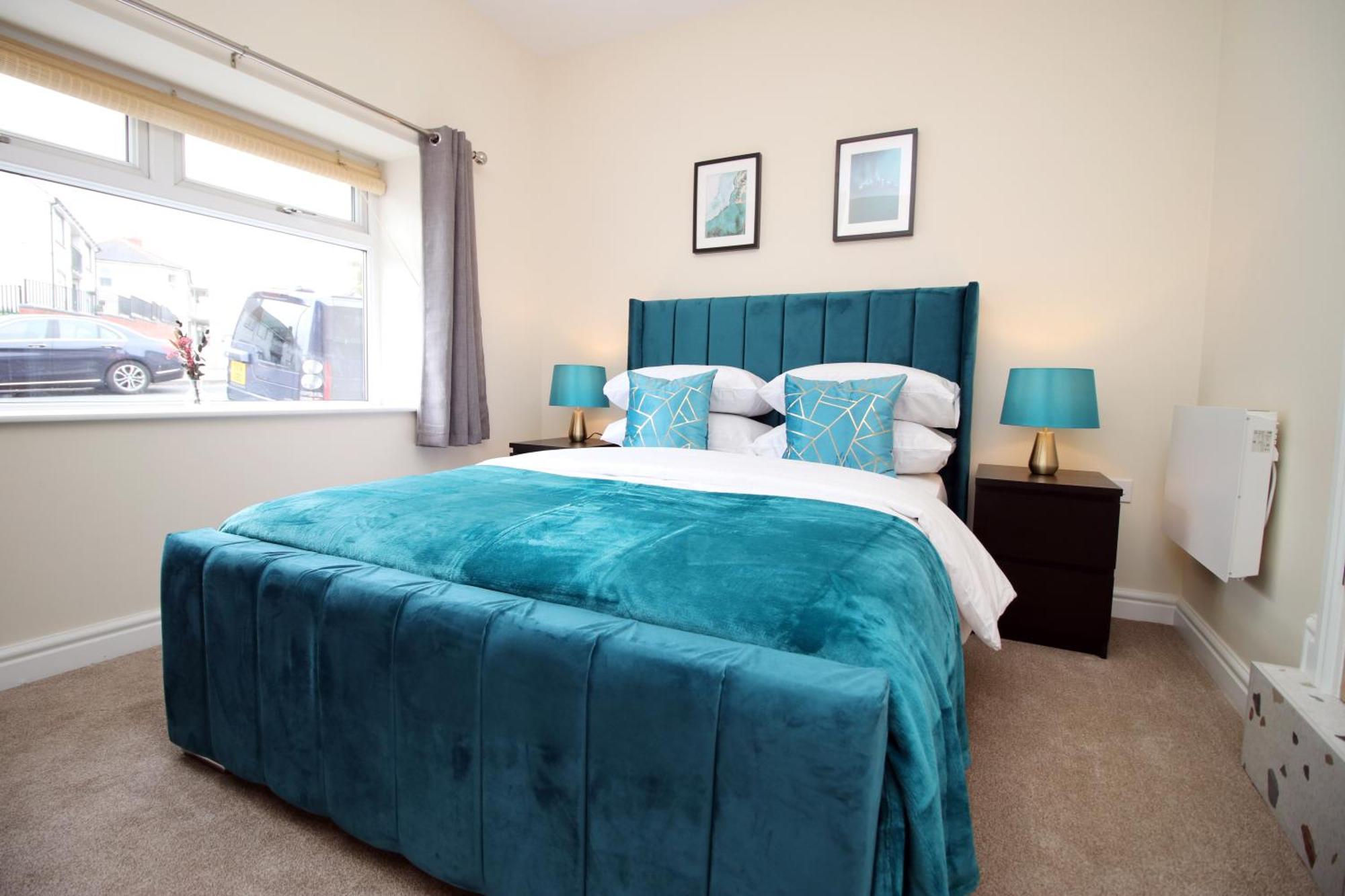 Luxury 4 Bedroom 4 Ensuite Home In Penarth 카디프 외부 사진