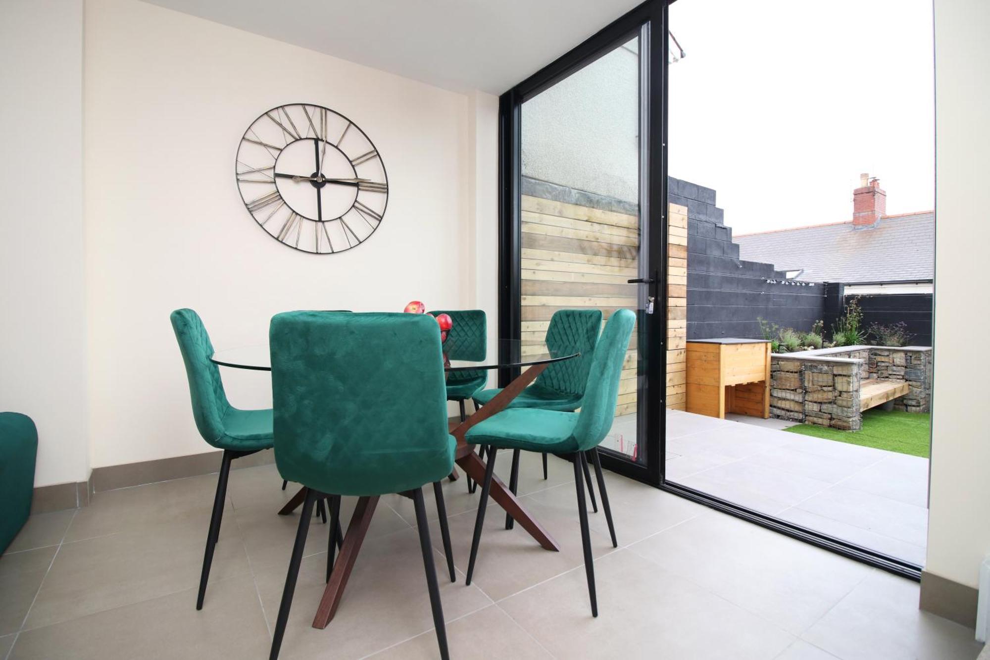 Luxury 4 Bedroom 4 Ensuite Home In Penarth 카디프 외부 사진